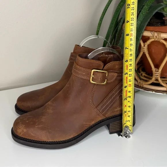 Clarks Collection NWT Cognac Leather Ankle Boots Buckle Zip Booties 6.5 - Picture 10 of 11